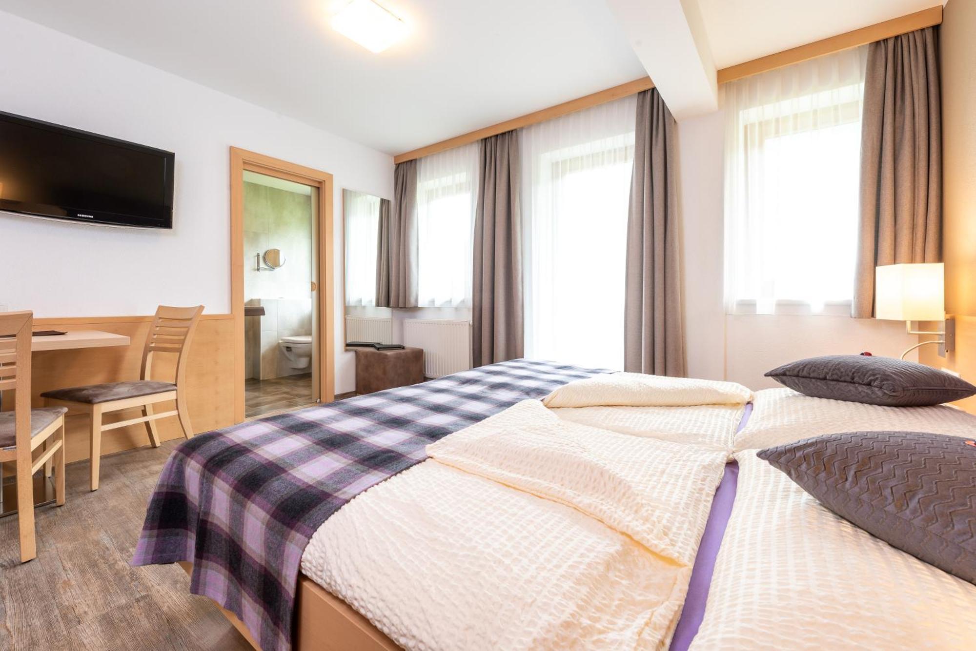 Alpenresort Thanner Mayrhofen Room photo